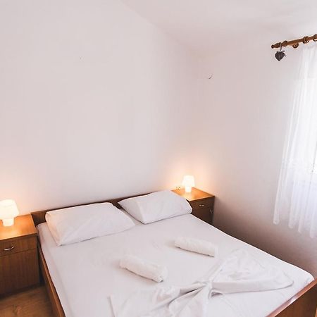 רוגוזניצה Apartmani Males מראה חיצוני תמונה