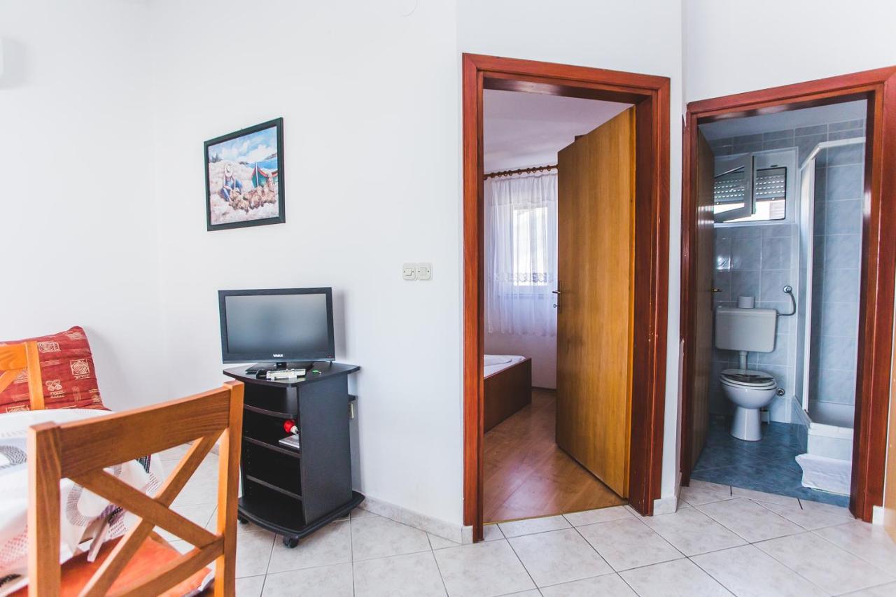 רוגוזניצה Apartmani Males מראה חיצוני תמונה