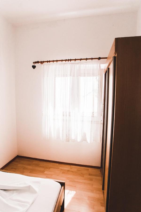 רוגוזניצה Apartmani Males מראה חיצוני תמונה