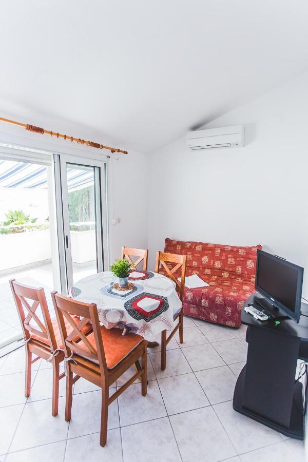 רוגוזניצה Apartmani Males מראה חיצוני תמונה